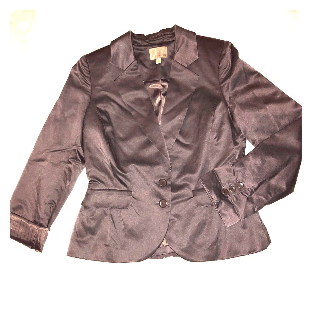 Hinge ruffle back blazer